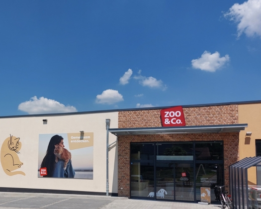 Außenansicht eines ZOO & Co. Fachmarktes