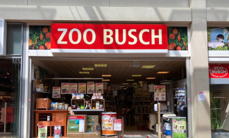 Außenansicht des ZOO BUSCH Tierfachhandels in Göttingen 